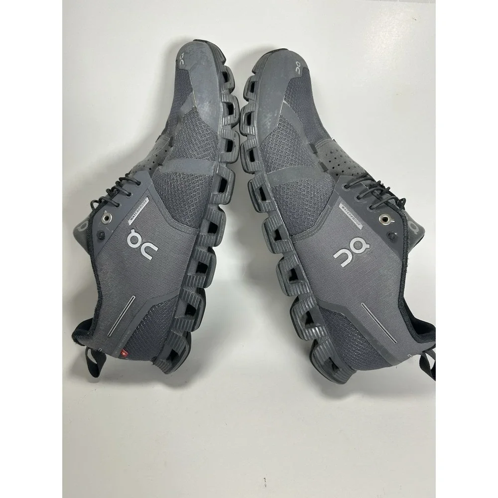 On Cloud 5 Waterproof Running Shoes Mens 9.5 Grey Black Swiss